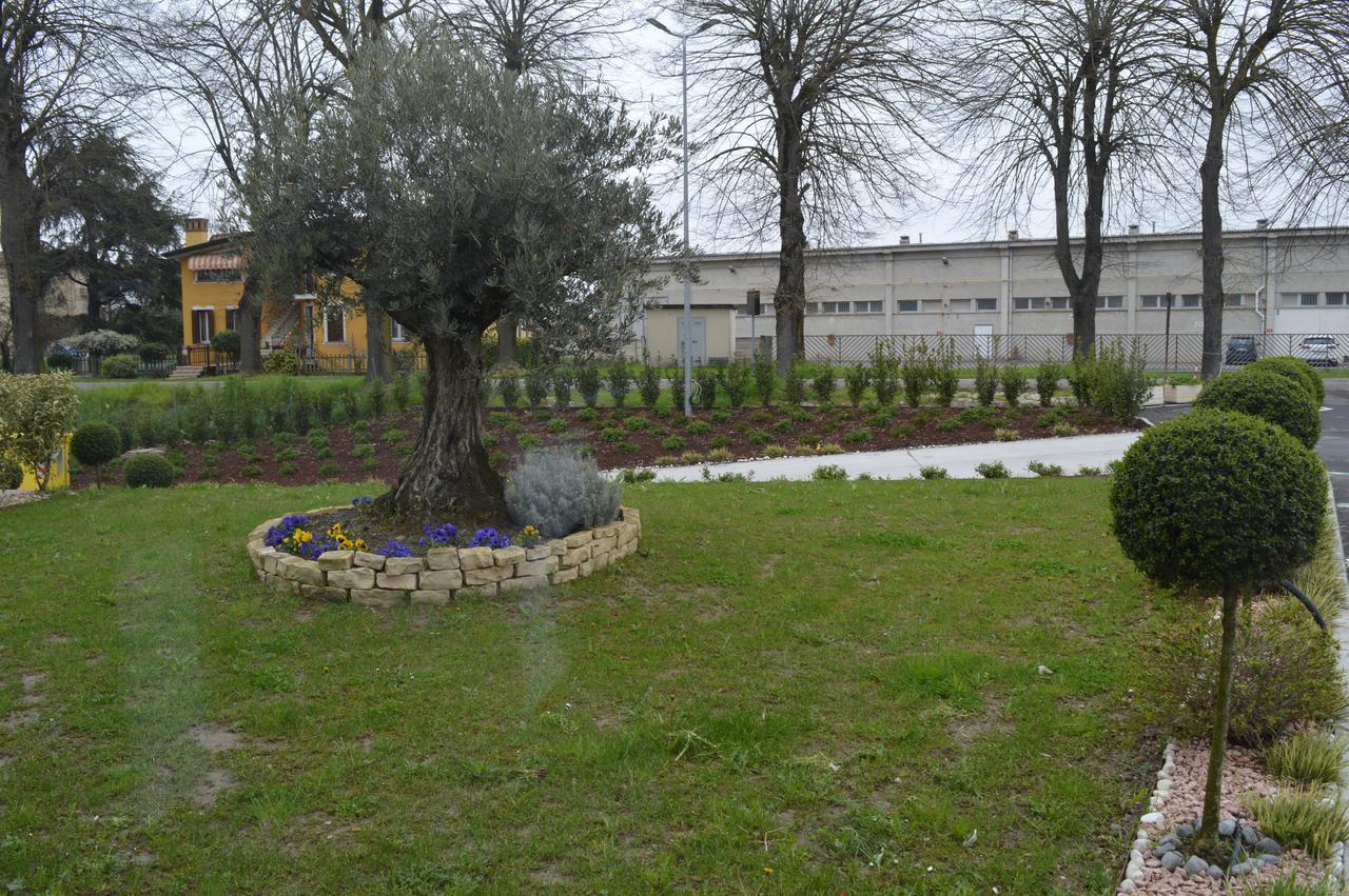 Hotel Enjoy Polesella Bagian luar foto