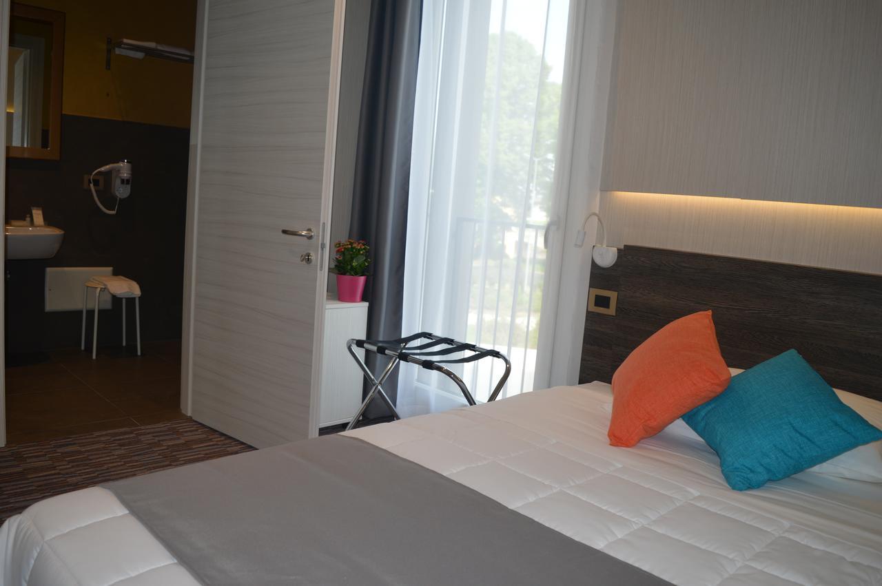 Hotel Enjoy Polesella Bagian luar foto