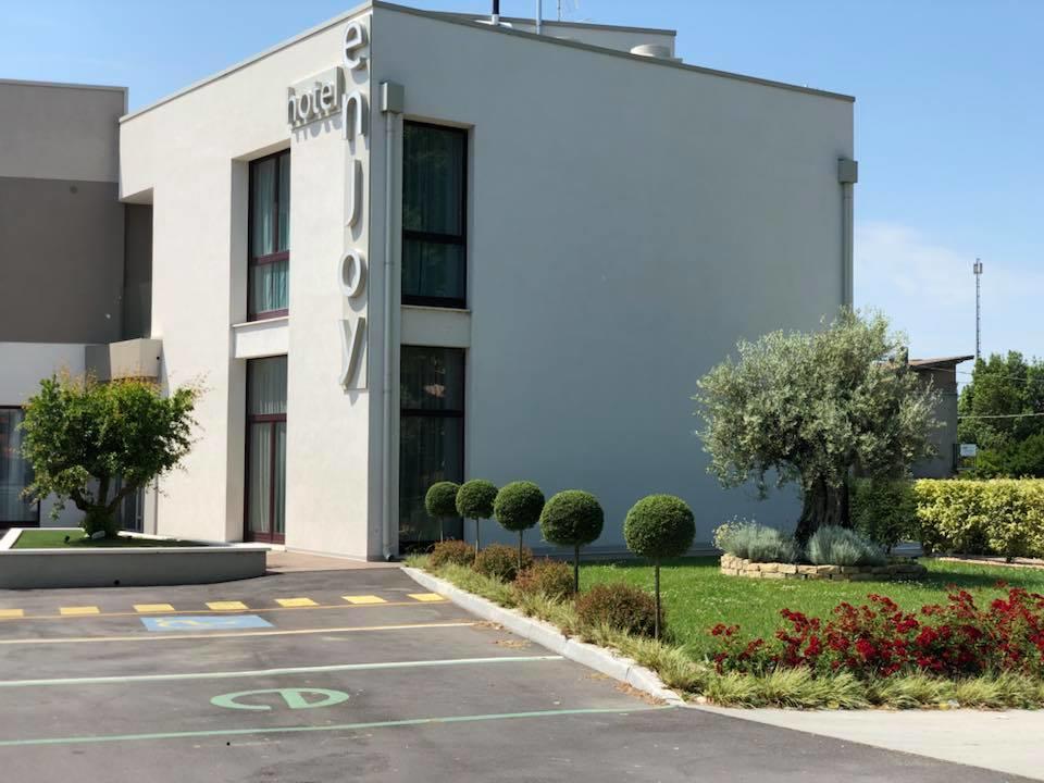 Hotel Enjoy Polesella Bagian luar foto