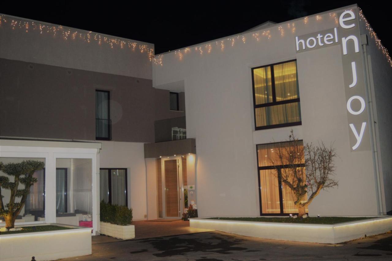 Hotel Enjoy Polesella Bagian luar foto