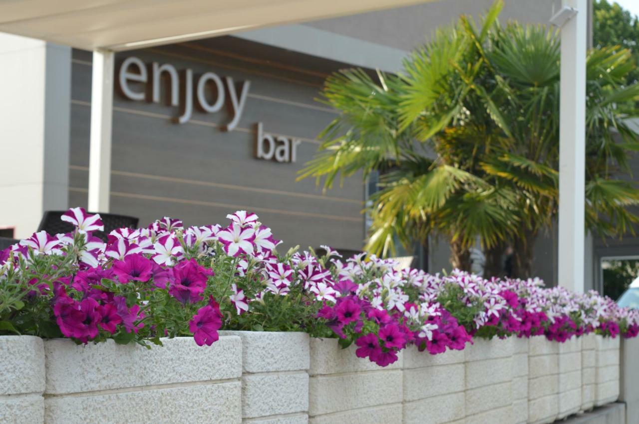 Hotel Enjoy Polesella Bagian luar foto